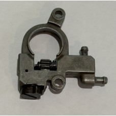 Насос масляный бензопила ZEUS PN2300 Китай YD2500X-17200